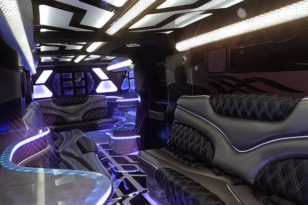 mercedes limo lounge